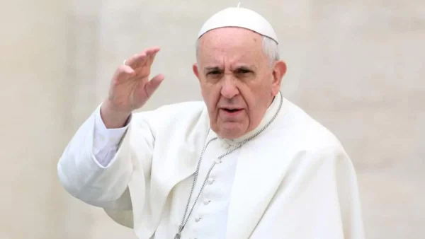 Πόλεμος Ουκρανία: «Πρέπει να σιγήσουν τα όπλα» - Συγκλονίζει ο πάπας Φραγκίσκος
