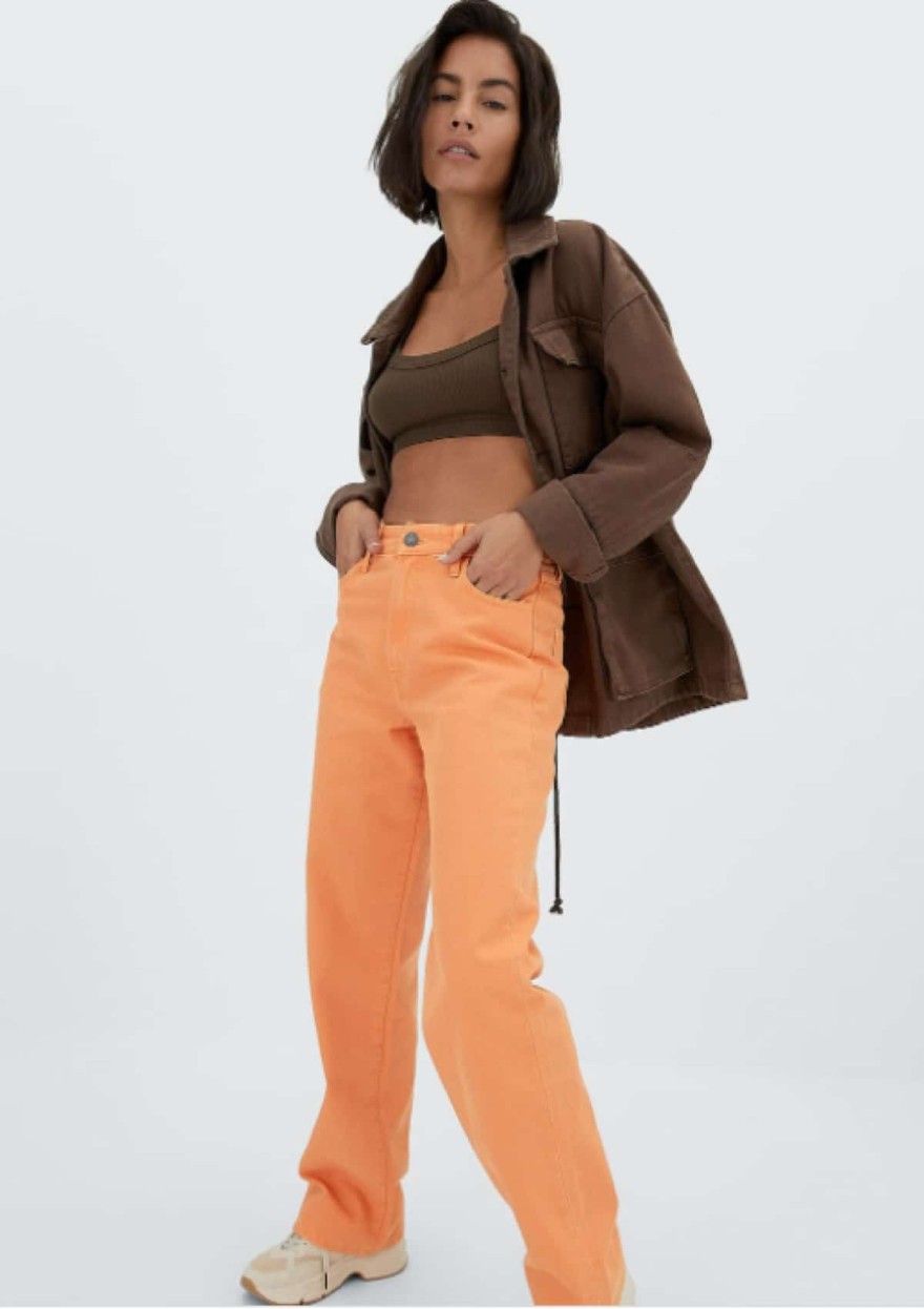 Το παντελόνι που προβλέπεται να ξεπουλήσει κοστίζει μόνο 25,99 ευρώ