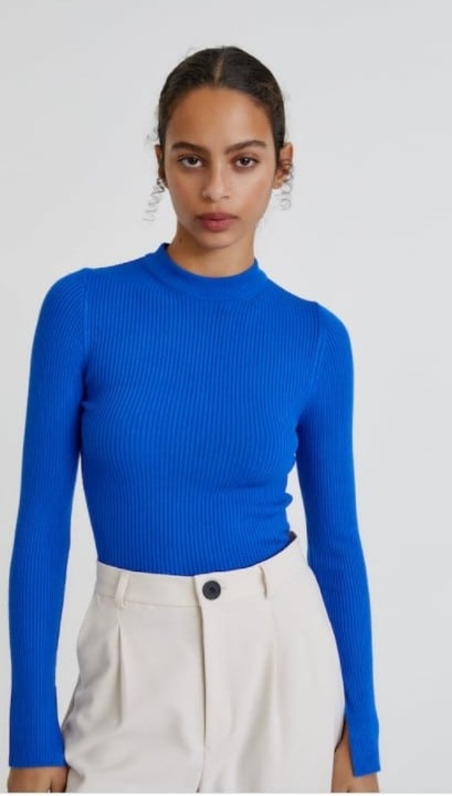 Pull&Bear: Το λεπτό πουλοβεράκι που πρέπει να έχεις.