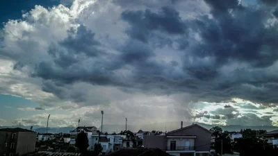 Καιρός (6/2): Συννεφιασμένη Κυριακή - Σε ποιες περιοχές θα βρέξει;