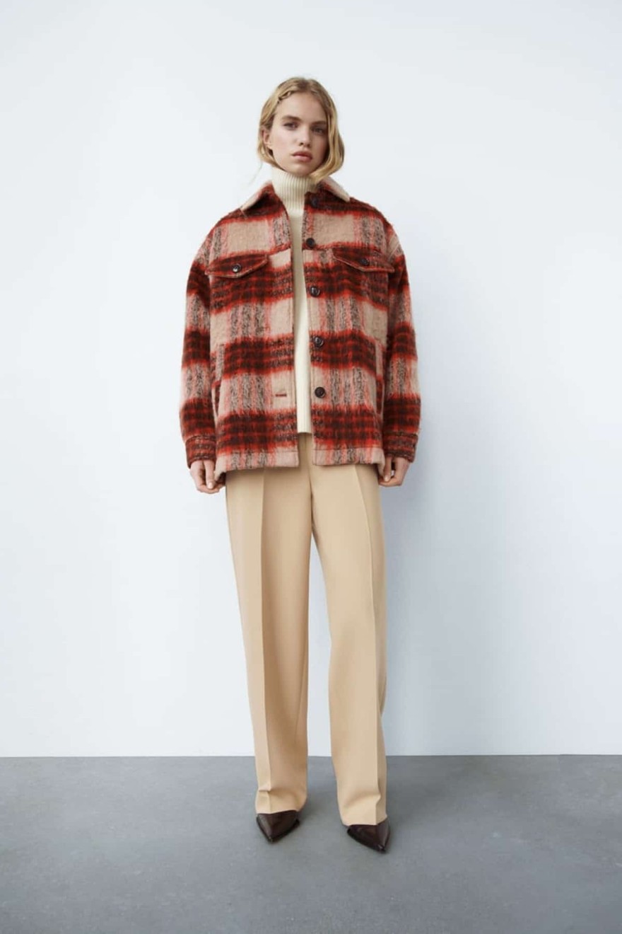 Μπουφάν στα Zara με 19,99 ευρώ