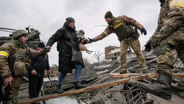 Ένας μήνας από την απαρχή του πολέμου στην Ουκρανία: «Φωνάξτε ότι οι άνθρωποι μετράνε, η ελευθερία μετράει»