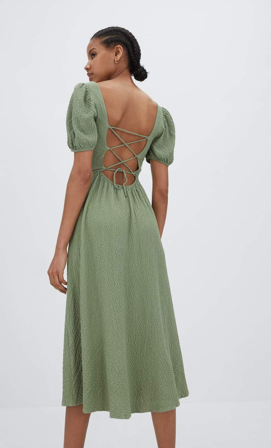 Χακί φόρεμα από τα Stradivarius