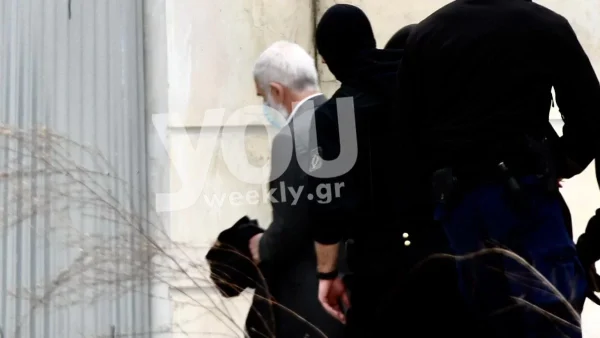 Τρέχοντας έφυγε ο Πέτρος Φιλιππίδης μετά τη λήξη της δίκης - Είδε τις κάμερες και...