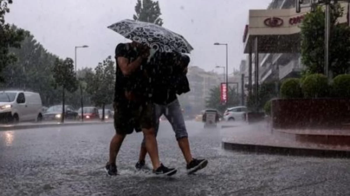 Καιρός: Ξανά βροχές και χιόνια στην Αττική - Πότε έρχεται η Άνοιξη