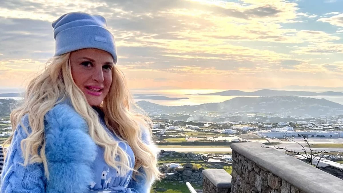 «Η γριά κότα έχει...» - Είπαν γιαγιά την Μαρίνα Πατούλη στο Instagram και τους "πετσόκοψε"