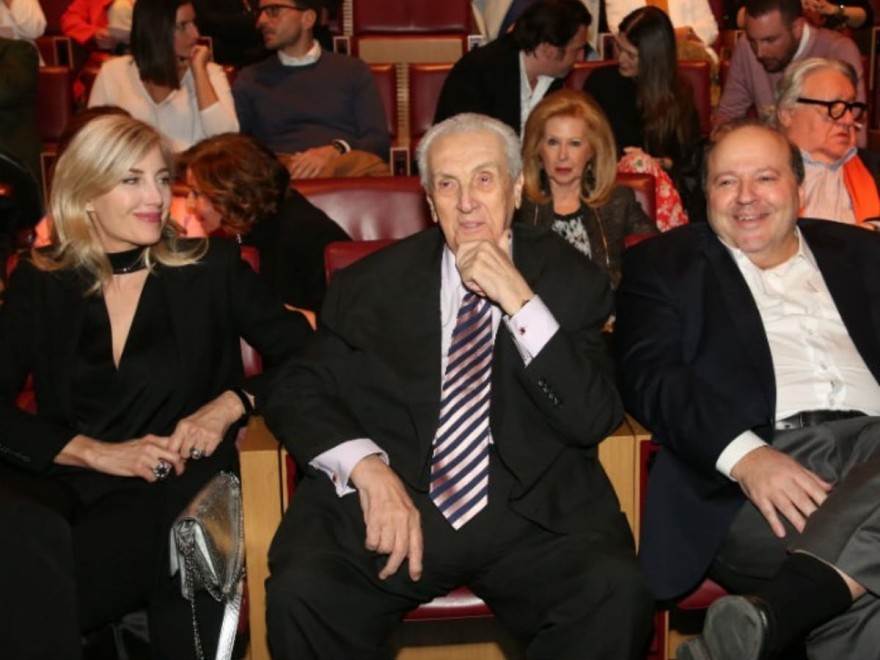 Η σύντροφος του Κοντομηνά