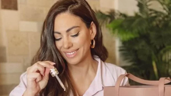 Ευρυδίκη Βαλαβάνη: Με μακρύ, δερμάτινο μαύρο παλτό - Η φωτογραφία που ''έριξε'' το Instagram