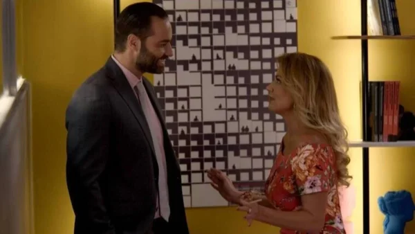 Άσε μας ρε Μαμά: Ο Άρης θα πει ψέματα στην Τζοβάνα ότι έχει σχέση με την Σόφια