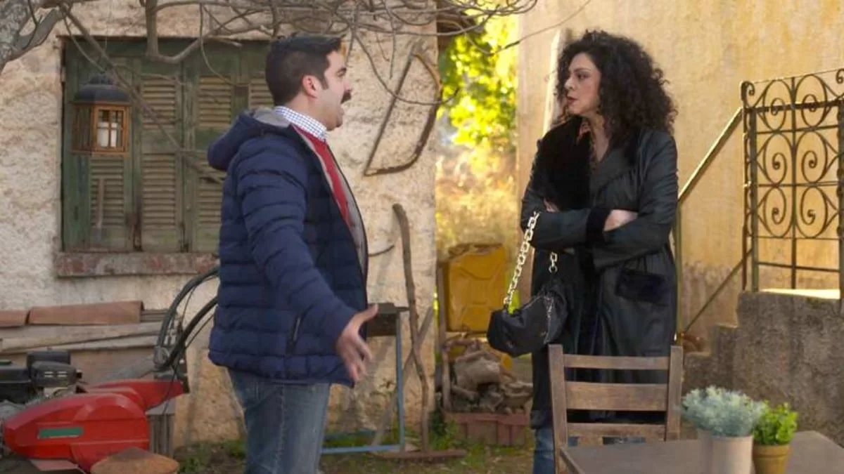 Χαιρέτα μου τον πλάτανο: Ο Τζίμης μπαίνει στο στόχαστρο της Νεολαίας