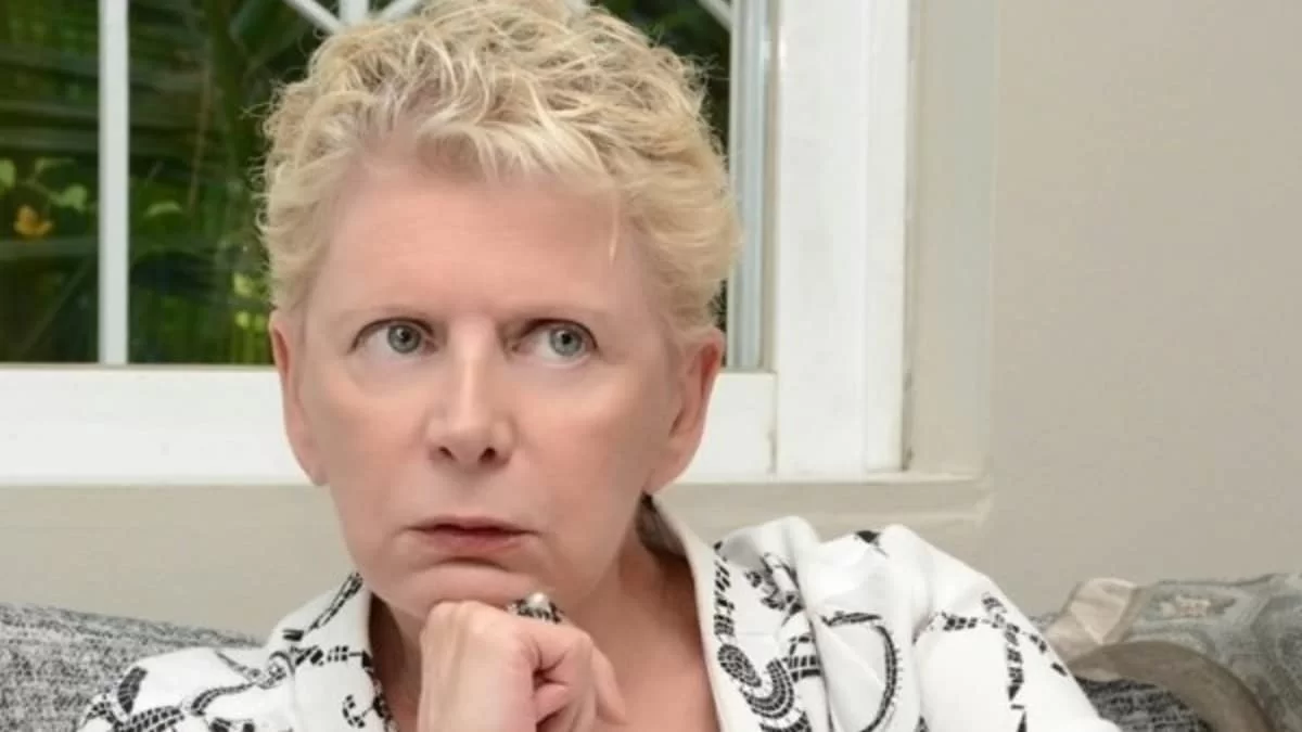 Η Έλενα Ακρίτα "ξαναχτυπά'' - Καταφεύγει εκείνη και ο γιος της στη δίωξη ηλεκτρονικού εγκλήματος