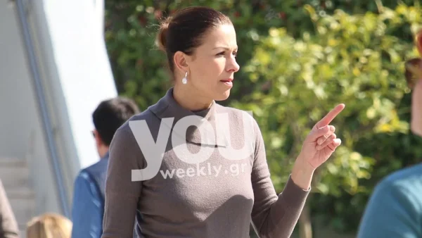 Τζίνα Αλιμόνου: Χωρίς ίχνος μακιγιάζ και με minimal look στα Βόρεια Προάστια - Αποκλειστικές φωτογραφίες