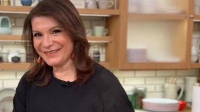 Με τεράστια τζαμαρία και ιδιαίτερη διακόσμηση το σαλόνι της Αργυρώ Μπαρμπαρίγου - Φωτογραφίες από το σπίτι της