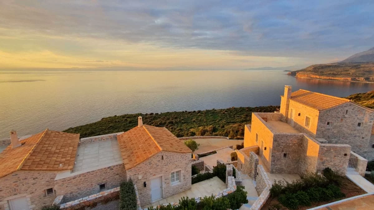 Τα Aria Hotels επεκτείνουν την παρουσία τους στη Μάνη με το πολυτελές «Ariá Estate Suites & Spa»