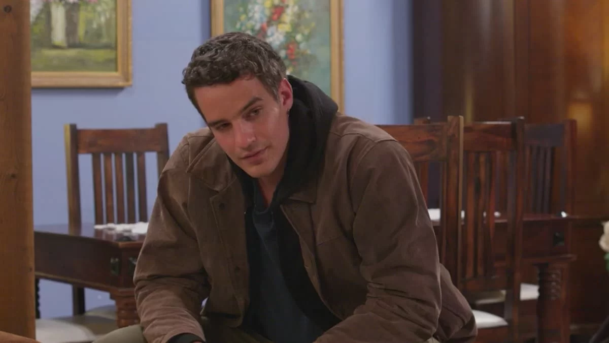 Γη της Ελιάς: Οργισμένος ο Στέφανος - Μαθαίνει για τη νέα σχέση της Μυρτάλης