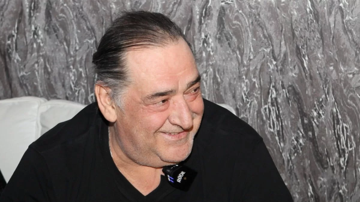 Καστανομάλλα και κούκλα - Η σύζυγος του Βασίλη Καρρά, Χριστίνα