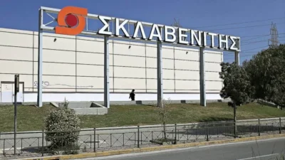 Ρίγη συγκίνησης με την κίνηση του Σκλαβενίτη - Έβαλαν έξω από κατάστημα τους...