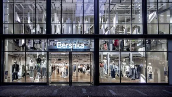 Έχει κάνει "χαμό" το πουλόβερ από τα Bershka που βγαίνει σε τρία χρώματα - Σε τιμή σοκ!