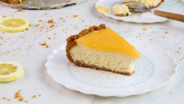 Εύκολο τσίζκεϊκ λεμόνι με λίγα υλικά - Δεν θα μείνει ούτε ένα κομμάτι στο τραπέζι