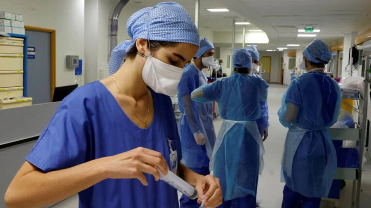 Κορωνοϊός: Δύσκολα μπαίνει ο μήνας - Τα σημερινά 1/3 κρούσματα στη χώρα μας