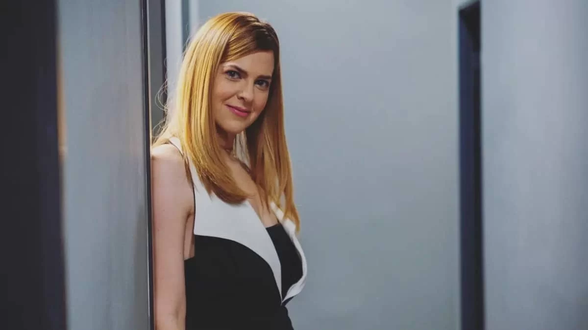 Που δούλευε η Ρένα Μόρφη πριν παντρευτεί και γίνει τραγουδίστρια