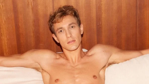 Πόλεμος Ουκρανία: Ο Έντουαρντ Στεργίου παραδίδει μαθήματα ανθρωπιάς - Η συγκινητική του κίνηση