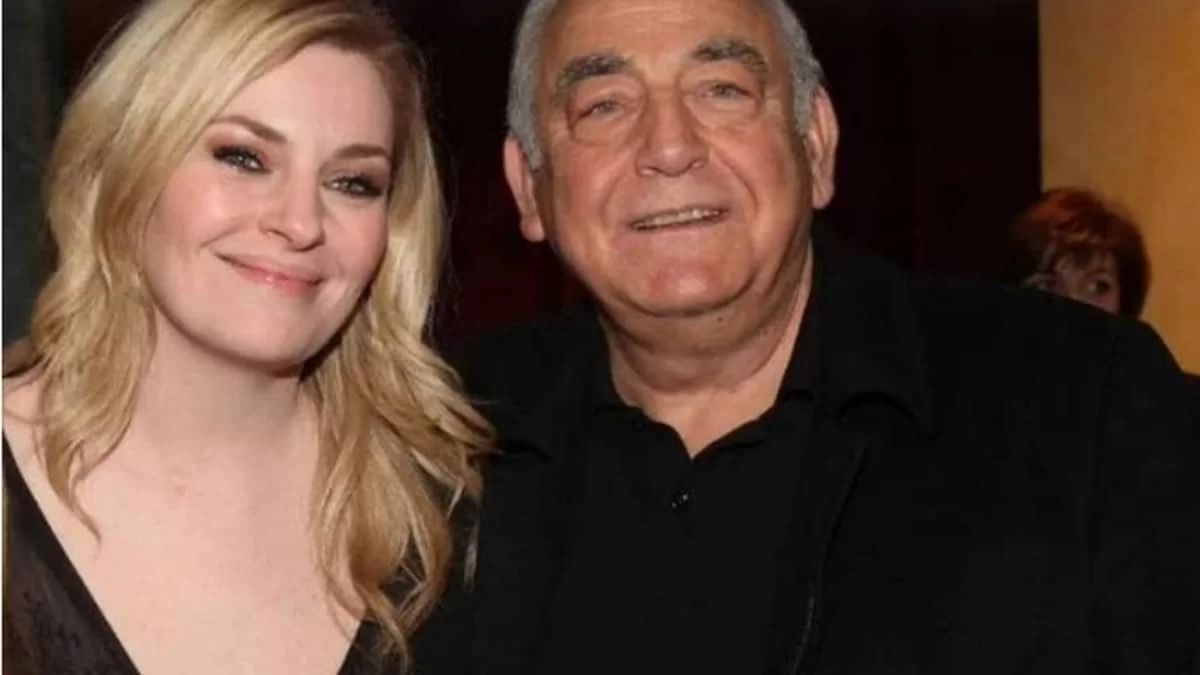 Η Ελισάβετ Μουτάφη ανακοίνωσε την κηδεία του πατέρα της με ένα story - H σπαρακτική έκκληση της οικογένειας