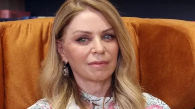 Ελάχιστοι το γνωρίζουν - Η δουλειά που έκανε η Έλλη Στάη πριν την δημοσιογραφία