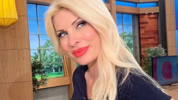 Έφυγε άρον άρον μετά την εκπομπή - Η φωτογραφία της Ελένης Μενεγάκη μέσα από το πλοίο