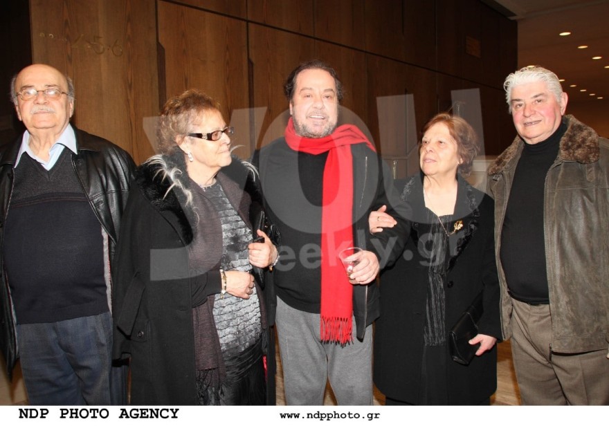 Γιάννης Πάριος αδερφές γαμπροί