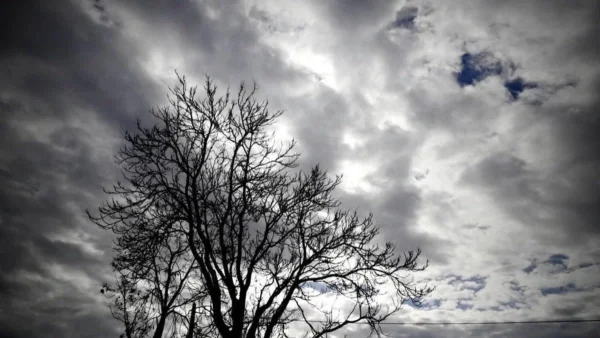Καιρός 3/3: Λίγες νεφώσεις παροδικά αυξημένες σήμερα - Που θα πέσουν χιόνια;