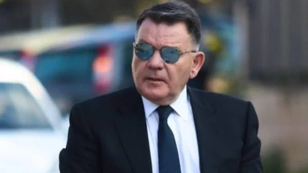 "Κόλαφος" ο Αλέξης Κούγιας: «Υπάρχει η λέξη διεμφυλικός;»