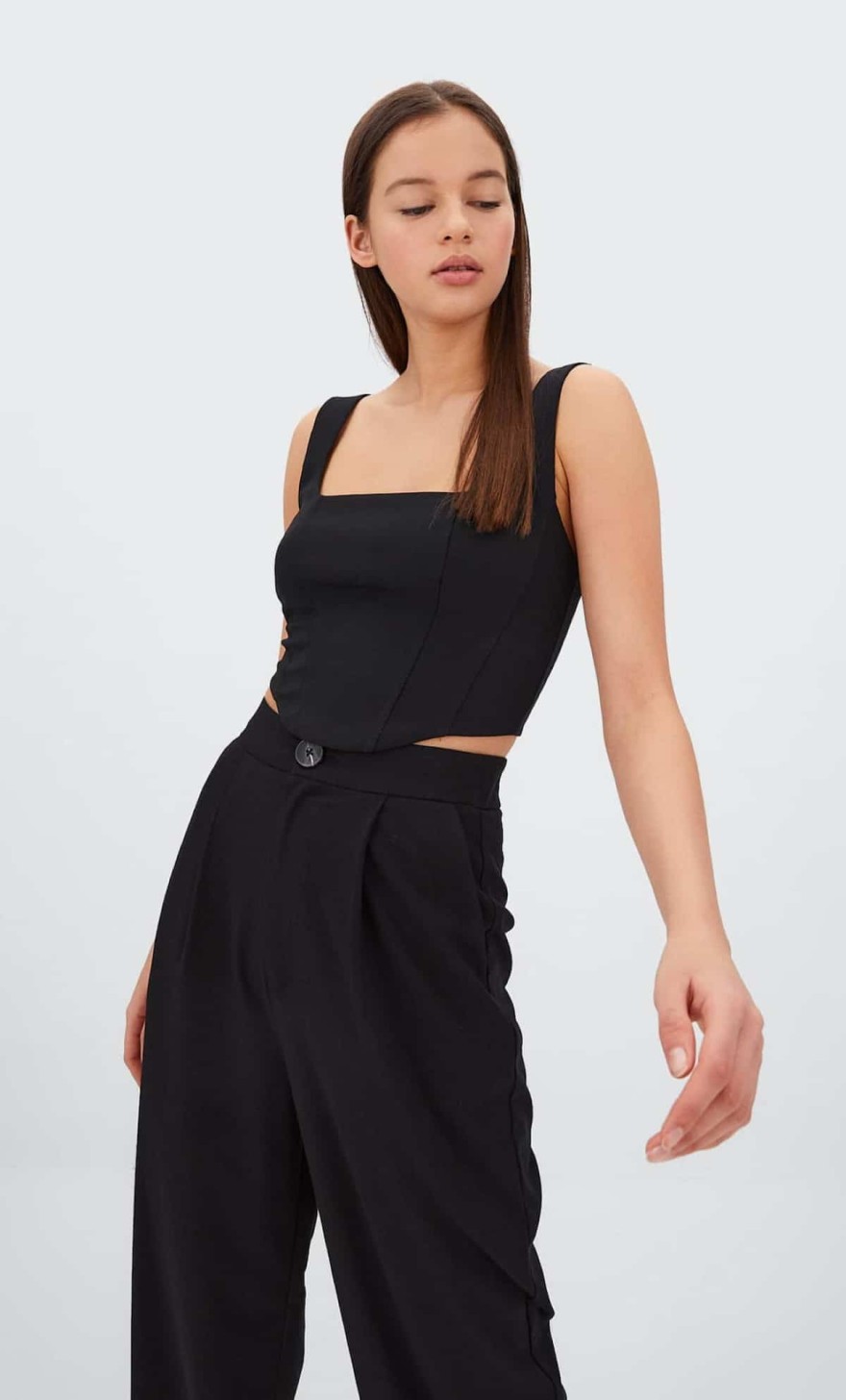 Μσύρο τοπάκι από τα Stradivarius