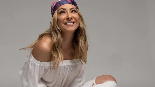 Φωτεινή και με άσπρους τόνους η κουζίνα της Μελίνας Ασλανίδου - Φωτογραφίες από το εσωτερικό του σπιτιού της