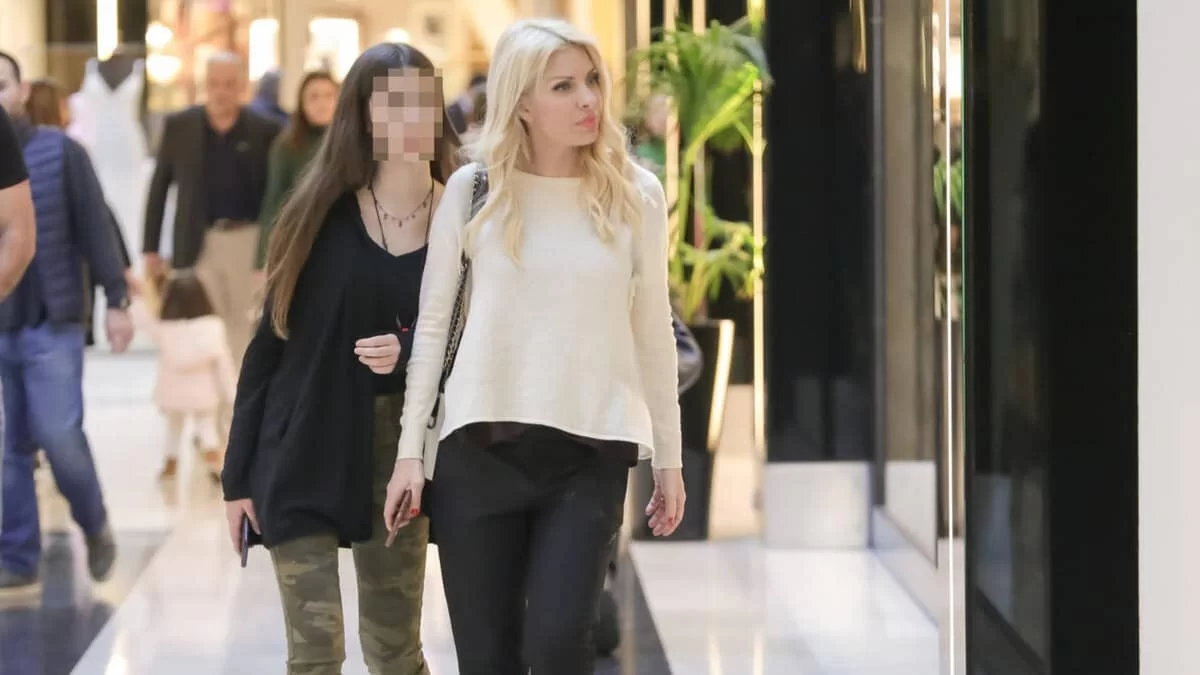 "Έσκασε" η πρώτη επαγγελματική πρόταση για την Λάουρα - Ζήτησαν από την κόρη της Ελένης Μενεγάκη να...