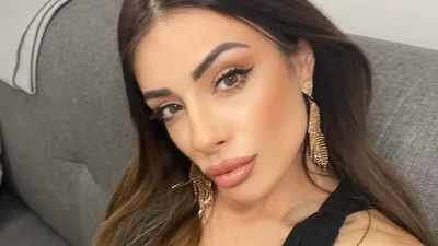 Μίνα Αρναούτη: Η αποκάλυψη για την πλαστική στο στήθος της - «Χρειάστηκε να κάνω τρεις επεμβάσεις...»