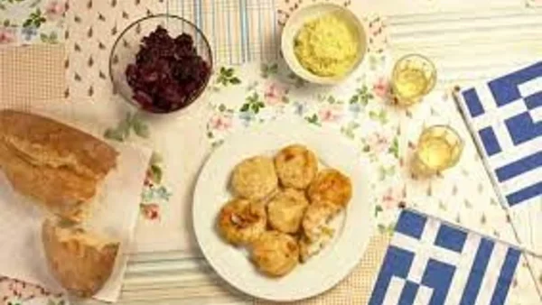 Το τρώμε κάθε χρόνο τέτοια μέρα - Γιατί καθιερώθηκε ο μπακαλιάρος σκορδαλιά την 25η Μαρτίου;