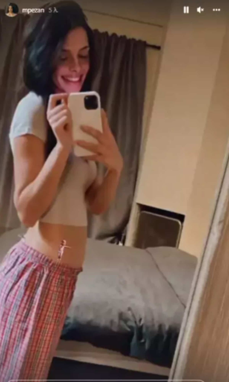 Η νέα φωτογραφία της Άννας Μπεζάν με την φουσκωμένη της κοιλίτσα