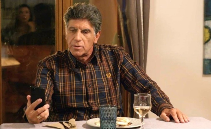 Ο Γιάννης Μπέζος στη σειρά Σε ξένα χέρια