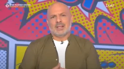 «Κανονικά έπρεπε να φύγουμε, ειδικά σήμερα» - Συγκλονισμένος ο Νίκος Μουτσινάς στον αέρα του ΣΚΑΙ