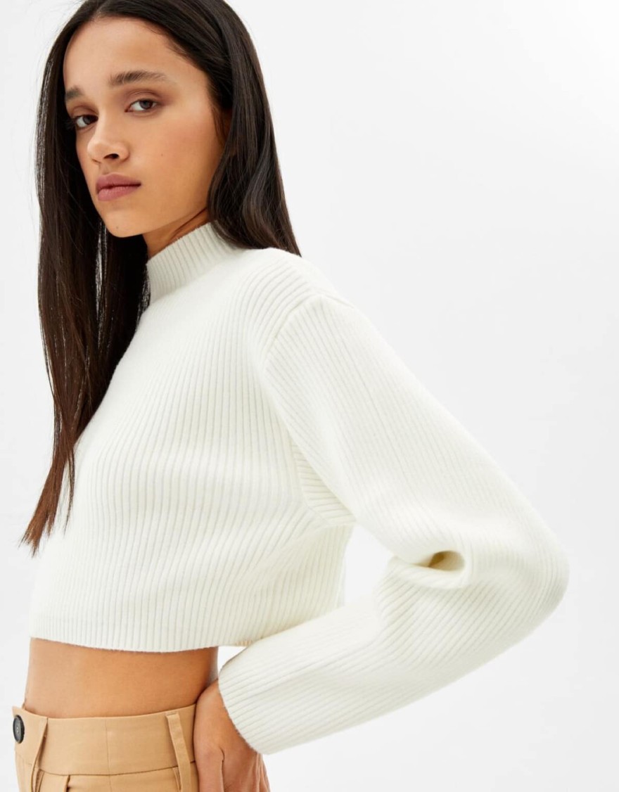 Άσπρο πουλόβερ από τα Bershka