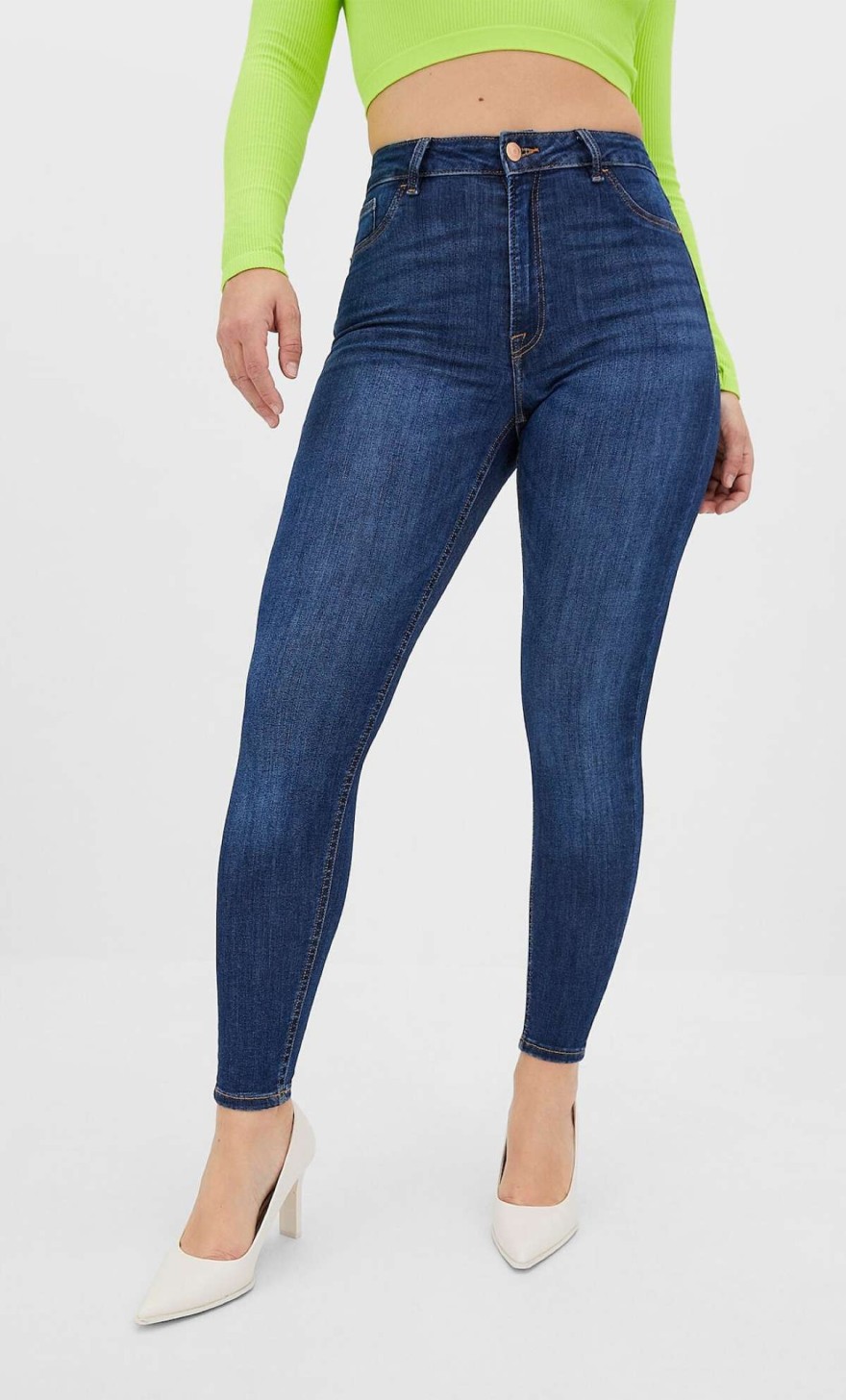 Must have jean από τα Stradivarius