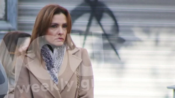 Μαρία Σαράφογλου: Σε μια σπάνια βόλτα στο κέντρο με τον μονάκριβο γιο της