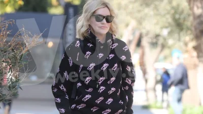 Με κολλητή φόρμα και super αθλητικό outfit - H Σάσα Σταμάτη εντοπίστηκε μόνη της στη Γλυφάδα