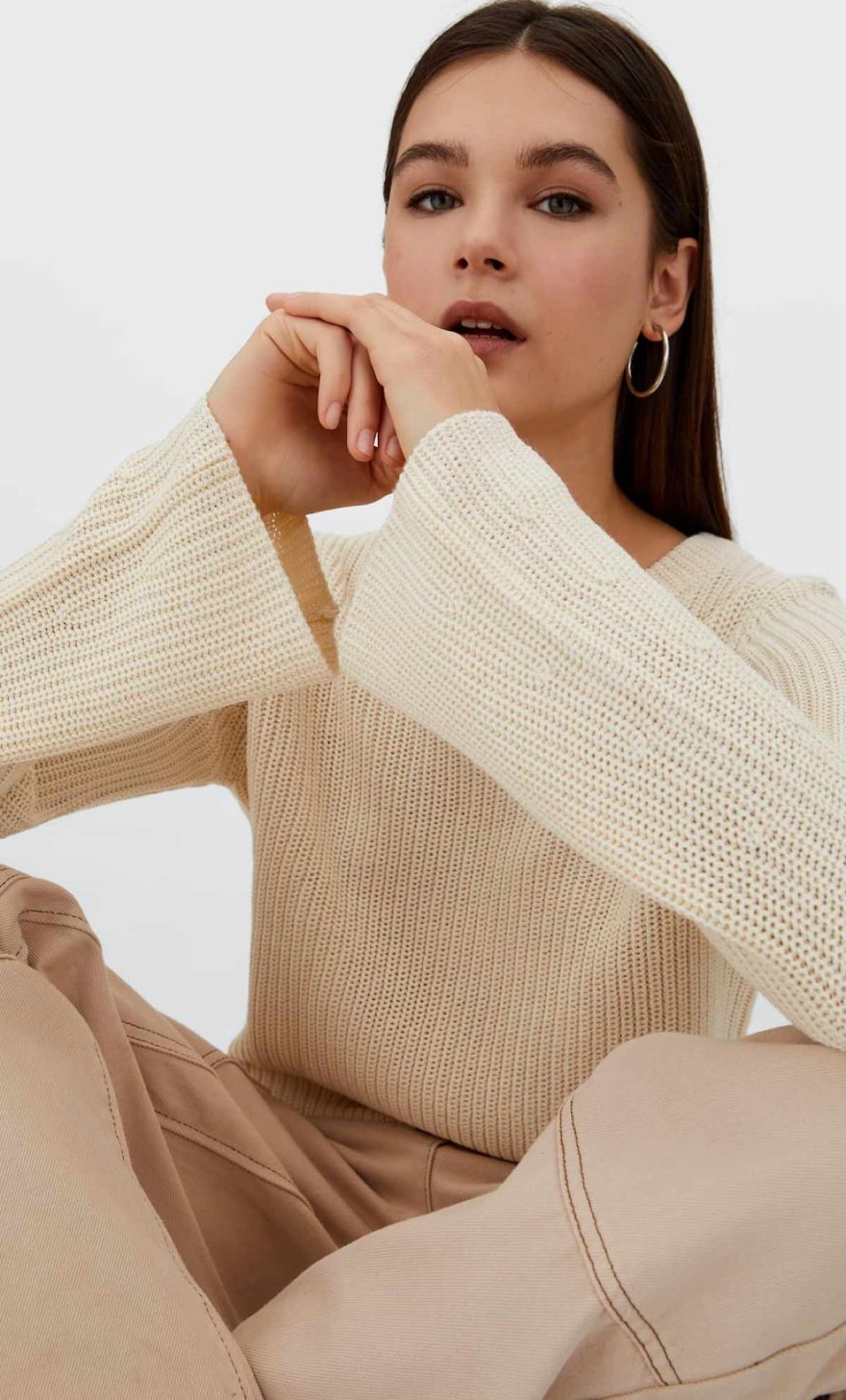 Βανίλια πουλόβερ από τα Stradivarius