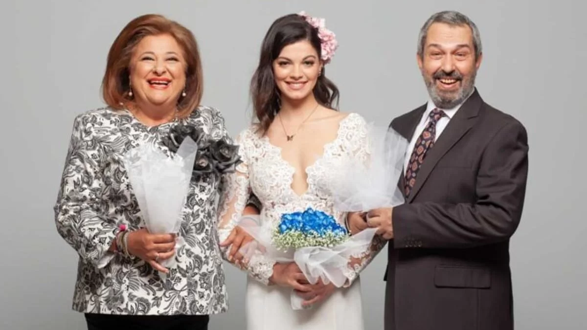 Συμπέθεροι από τα Τίρανα: Στα άκρα φτάνουν η Πένη και ο Λυκούργος για να μην μαθευτεί το μεγάλο μυστικό