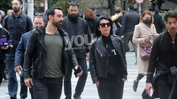 Σάκης Τανιμανίδης - Μαρίνα Βερνίκου: Βόλτα στο κέντρο της Αθήνας χωρίς τη Χριστίνα Μπόμπα