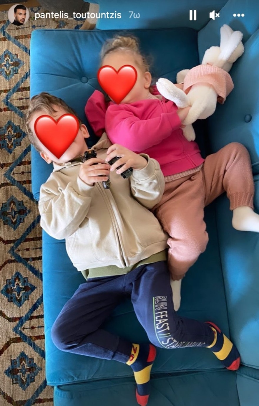 Απαθανάτισε τα παιδιά του μετά το σχολείο και μας έκανε να ''λιώσουμε''