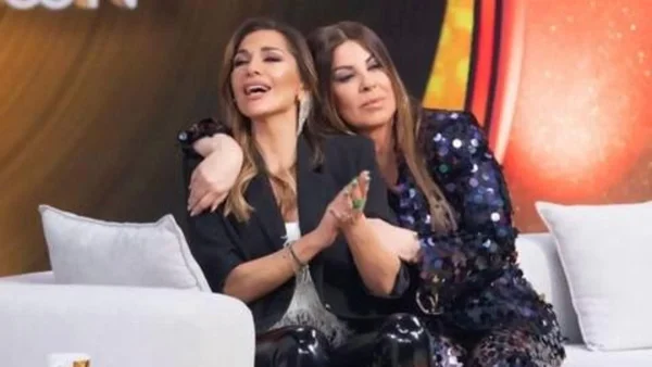 Δέσποινα Βανδή - Άντζελα Δημητρίου: H φωτογραφία τους από τα 90's που έριξε το Twitter