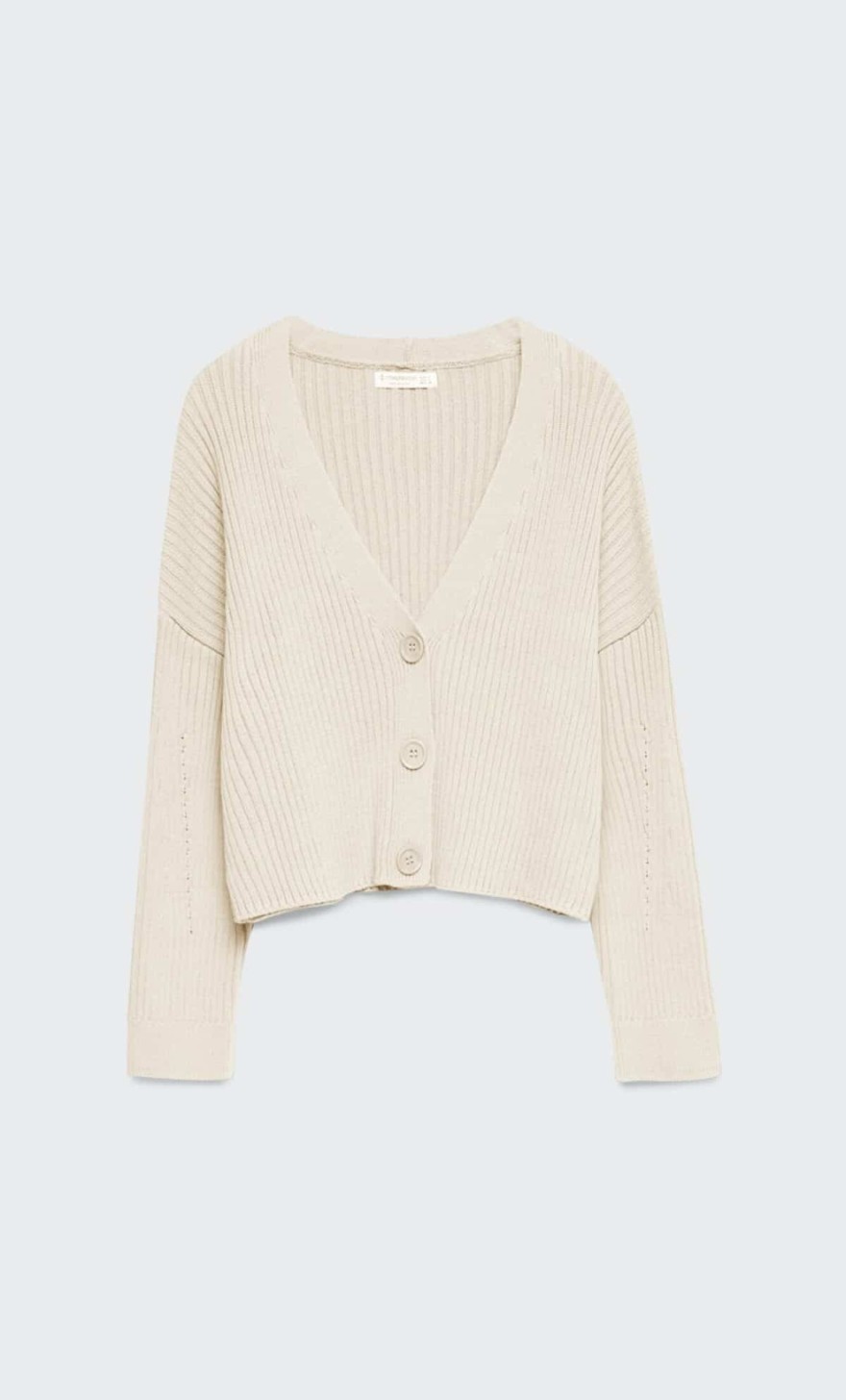 Το μπεζ πουλόβερ από τα Stradivarius